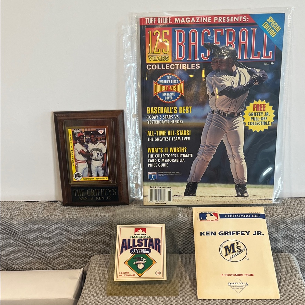 Ken Griffey Jr.; Am. Sports Gold Foil, Petro-Canada FanFest, BarryColla Postcard